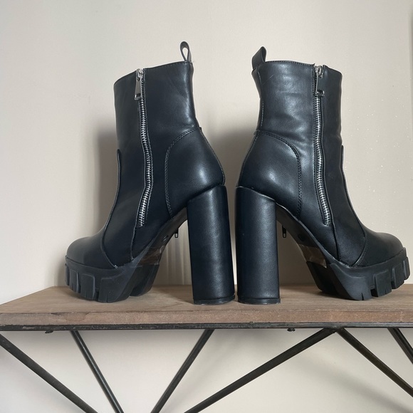 Brand New high heels boots! - Picture 3 of 3